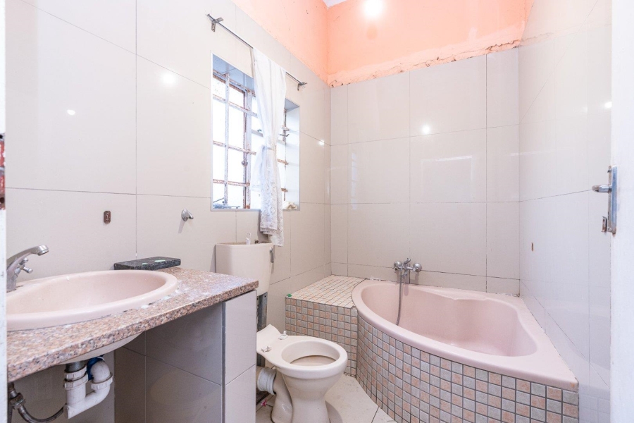4 Bedroom Property for Sale in Parow Western Cape